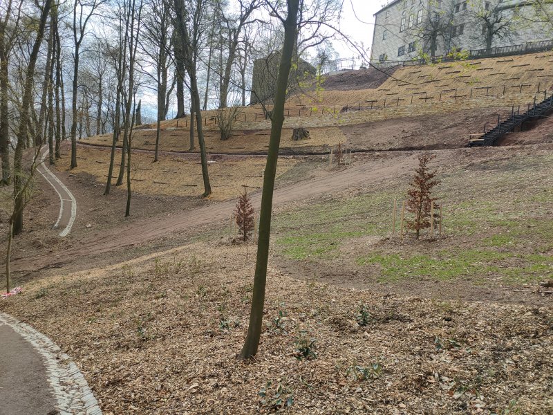 „Státní zámek Náchod – vzorová obnova zámeckého kopce“