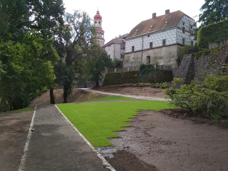 „Státní zámek Náchod – vzorová obnova zámeckého kopce“
