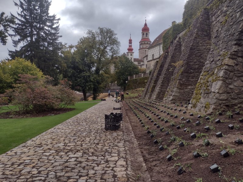 „Státní zámek Náchod – vzorová obnova zámeckého kopce“