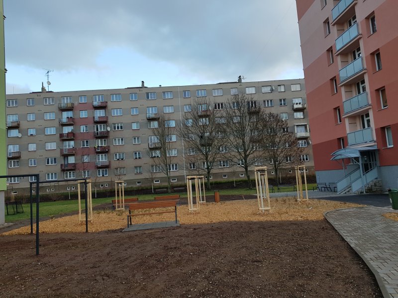 „Revitalizace zeleně 3. a 4. etapa - sídliště v Hostinném“